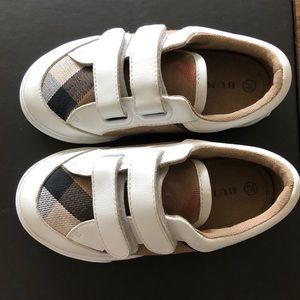 Burberry kids shoes 0-36 Months